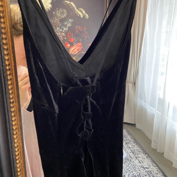 Morning Mist stretch velvet, black, mini dress with criss-cross, low back - Picture 7 of 11